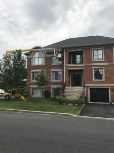 Lavage et nacelle de gouttiere sans joint dans les environs de Saint-Emelie-de-L'Energie - Gouttières Lanaudière situé à Saint-Emelie-de-L'Energie