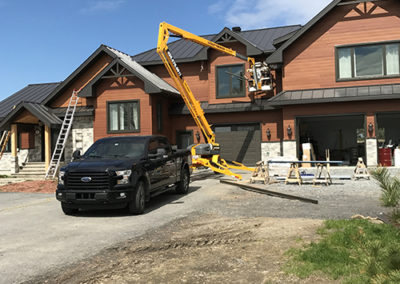 Service de nacelle - Gouttières Lanaudière situé à Saint-Hubert