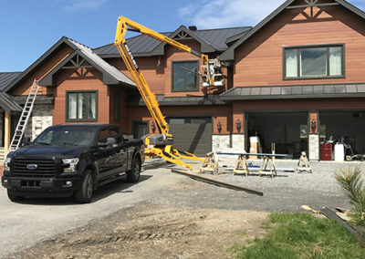 Service de nacelle région St-Hubert - Gouttières Lanaudière situé à Saint-Hubert