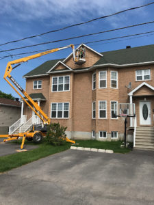 Installateur de gouttière sans joint en aluminium à Longueuil - Gouttières Lanaudière